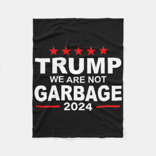 We zijn geen afval stem Trump 2025 Grappige quote Fleece Deken