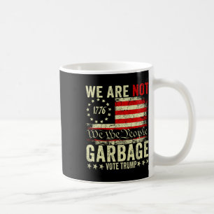 We zijn geen afval Votetrump 2025 Trump-aanhanger Koffiemok