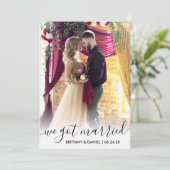 We zijn getrouwd met een moderne script overlay fo bedankkaart (Staand voorkant)