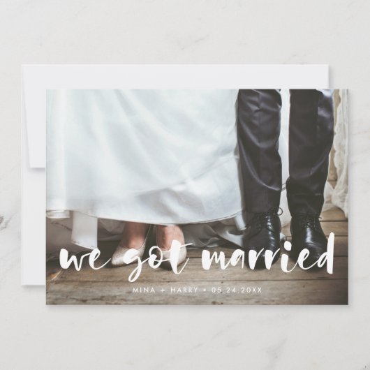 We zijn getrouwd met een moderne scriptfotokaart aankondiging (Voorkant)