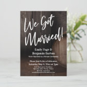 We zijn getrouwd. Rustige Wooden Barrel Reception Kaart (Staand voorkant)