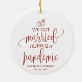 We zijn getrouwd tijdens een pandemische kerst met keramisch ornament (Achterkant)