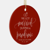 We zijn getrouwd tijdens een pandemische kerst met keramisch ornament (Rechts)
