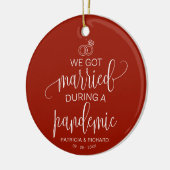 We zijn getrouwd tijdens een pandemische kerst met keramisch ornament (Links)