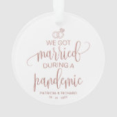 We zijn getrouwd tijdens een pandemische kerst met ornament (achterkant)