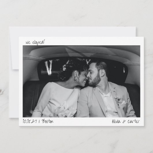 We Zijn Gevlucht Foto Handgeschreven Minimalistisc Aankondiging (Voorkant)