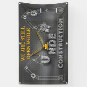 We zijn nog open terwijl we in de bouwbank zitten spandoek (Verticaal)