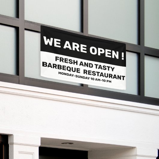 We zijn open Sign in Black en White Spandoek (Buitenkant Gebouw)
