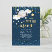 We zijn over het Baby shower van de Moon Navy Blue Kaart (Staand voorkant)