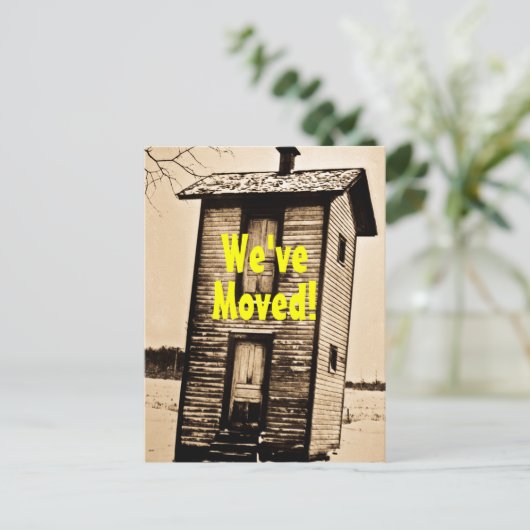 We zijn verhuisd!  2 verdiepingen tellend bijgebou aankondigingskaart (Staand voorkant)