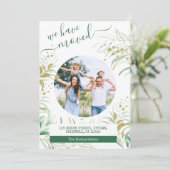 We Zijn Verhuisd Elegant Goud Groen Bladwerk Verhu Aankondiging (Staand voorkant)