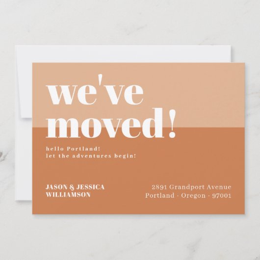 We zijn verhuisd. Minimaal Oranje- en peach-standa Aankondiging (Voorkant)