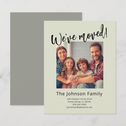 We zijn verhuisd Modern Stijlvol Familie Foto Budg Aankondiging (Voorkant / Achterkant)