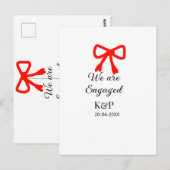 We zijn verloofd en voegen naamletter rode boog mo briefkaart (Voorkant / Achterkant)