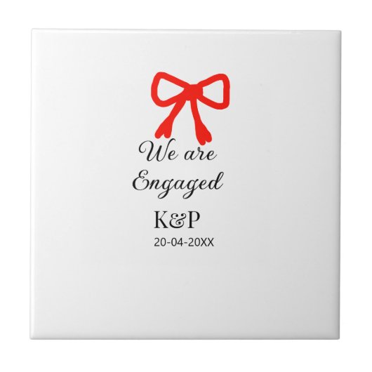 We zijn verloofd en voegen naamletter rode boog mo tegeltje (Voorkant)