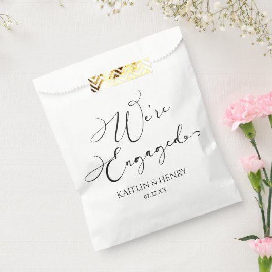 We zijn verloofd met Elegant Minimalist Engagement Bedankzakje (Gezegeld)