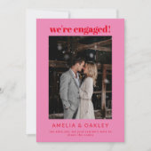 We zijn verloofd moderne helder roze rood paar fot aankondiging (Voorkant)