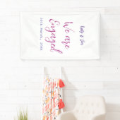 We zijn verloofd paarse roze naam datum elegant ee spandoek (Insitu)