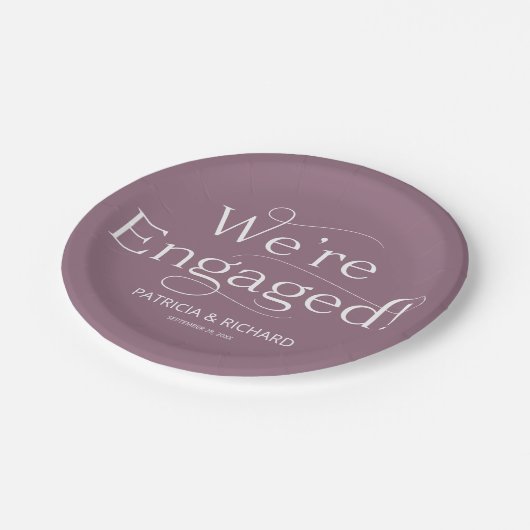 We zijn verloofd Verlovingsfeest Paars Papieren Bordje (Gekanteld)