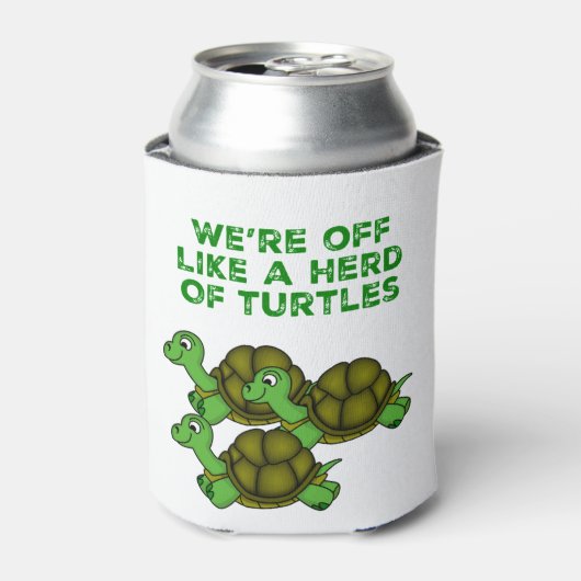 We zijn weg als een Herd van Turtles Funny design Blikjeskoeler (Blikje Voorkant)