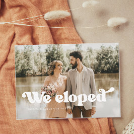 We zijn weggelopen Stijlvolle retro trouwfoto Aankondiging
