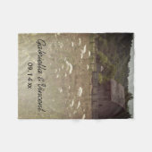 Weathered Barn Country Wedding Fleece Deken (Voorkant (Horizontaal))