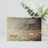 Weathered Barn Country Wedding RSVP Response Kaart (Staand voorkant)