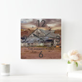 Weathered Barn met Storm Clouds Personalized Clock Vierkante Klok (Huis)
