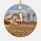 Weathered Barn & Silo op Cornfield Keramisch Ornament (Voorkant)