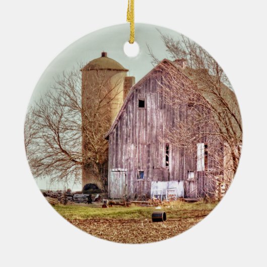 Weathered Barn & Silo op Cornfield Keramisch Ornament (Achterkant)