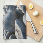 Weathered rock strand met zee en lucht theedoek (Quarter Fold)