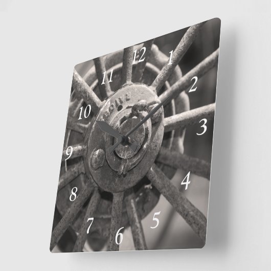 Weathered Wagon Wheel Square Clock Vierkante Klok (Hoek)