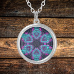 Weave Mandala Blue Pink en Paars Zilver Vergulden Ketting<br><div class="desc">Deze funky mandala heeft blauw,  roze en paars in een mand-weefstijl. Psychedelische visuals voor de moderne hippie of iedereen die van grove kleuren houdt.</div>