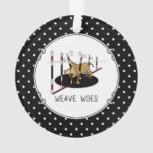 Weave Woes - behendige, grappige geplaveide honden Ornament (achterkant)