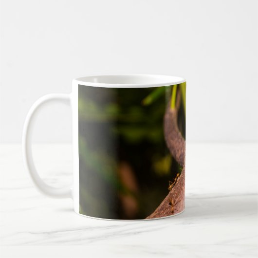 Weaver Mieren op een Hout Koffiemok (Links)