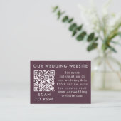 Web QR-code Paarse plum & Grey Wedding Informatiekaartje (Staand voorkant)