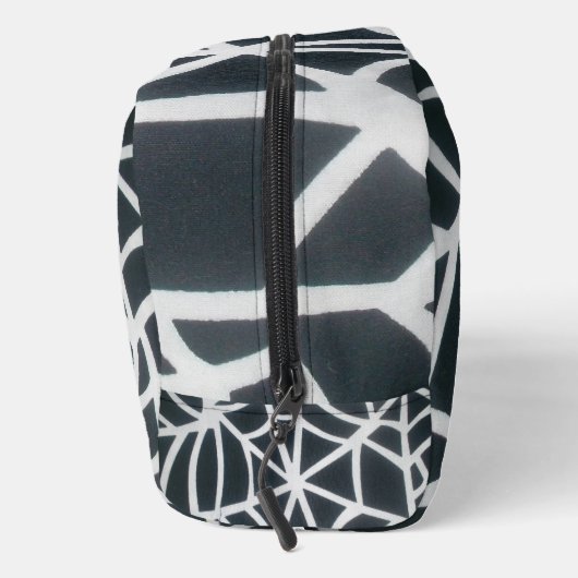 Web van Stijl: Witte en Zwarte Spiderweb Print Bag Toilettasje (Rechts)