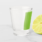 Website met een groene achtergrond en witte rand shot glas (Links)