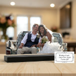 Weddenparen Foto Cutout Sculpture Staand Fotobeeldje<br><div class="desc">Gebruik een van de vele gratis tools die beschikbaar zijn om achtergrondverwijdering van uw foto te doen, upload dan uw uitsnijdfoto hier, en we doen de rest - Vier je liefdesverhaal met de foto-uitsnijdsculptuur van de bruidsparen. Dit gepersonaliseerde beeld toont je favoriete trouwfoto of een speciale herinnering aan jou en...</div>