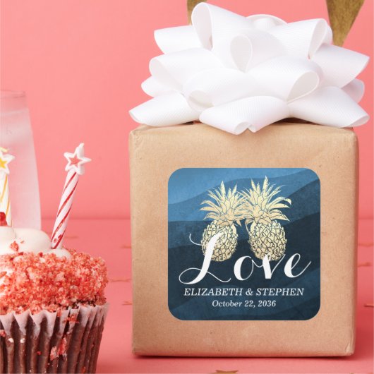 Weddenschap Bedankt Chic Blue Gold Pineapple Coupl Vierkante Sticker (Feest)