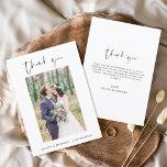 Weddenschap Bedankt Foto minimalistisch<br><div class="desc">Romantic Wedding Dank je kaarten met een foto op de voor- en achterkant. De kaarten met dank bevatten een moderne handgeschreven cursieve scripttypografie die elegant,  eenvoudig en modern is om te gebruiken nadat u de minimalistische eenvoudige trouwdag hebt gevierd.</div>