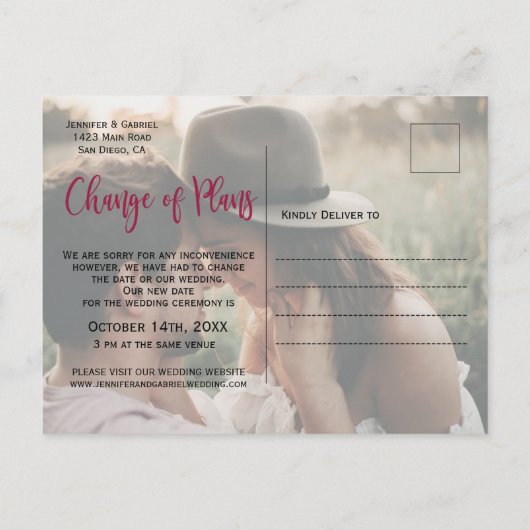 Weddenschap Datum uitstel Burgundy Navy Floral Aankondigingskaart (Achterkant)