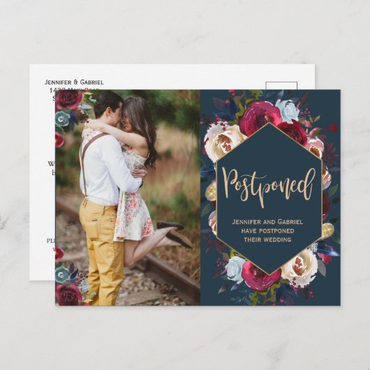 Weddenschap Datum uitstel Burgundy Navy Floral Aankondigingskaart (Voorkant / Achterkant)