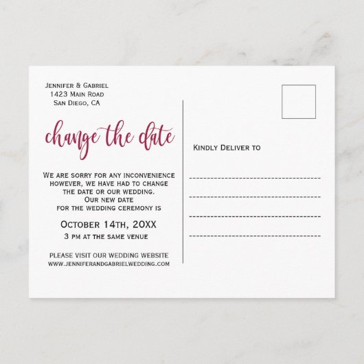 Weddenschap Datum uitstel Burgundy Navy Floral Aankondigingskaart (Achterkant)