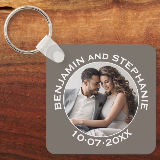 Weddenschap Eerste Kerstfeest Foto Aangepaste naam Sleutelhanger (Voorkant)