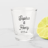 Weddenschap Elegant Script Black Modern Typografie Shot Glas (Voorkant)