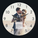Weddenschap Foto Best Day Ever Pas getrouwd Jubile Grote Klok<br><div class="desc">Een prachtige huwelijksdag met foto's op maat gemaakt met de naam van het paar en de trouwdatum en het bericht "Beste dag ooit" - voeg je trouwfoto toe voor een mooie trouwdrankje of een cadeautje ter gelegenheid van de verjaardag. Als je hulp nodig hebt bij het uitsnijden van je foto...</div>