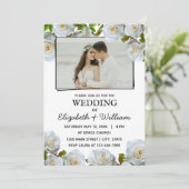 Weddenschap Foto Romantic White Flowers Uitnodigin Kaart (Staand voorkant)