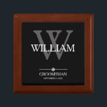 Weddenschap Groomsman Gift Name Date Elegant Cool Cadeaudoosje<br><div class="desc">Wedding Groomsmen geeft een monogram Initiaal plus naam en datum Elegant Cool Keepomwille Gift Box. Klik personaliseren deze sjabloon om het met uw monogram familienaam initiaal, uw voornaam en datum snel en gemakkelijk aan te passen. Matching Groomsman Gift items in Groomsman Gift Collectie in deze winkel. Wordt wereldwijd snel verzonden....</div>