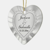 Weddenschap/Jubileum - White Satin and Silver Keramisch Ornament (Links)